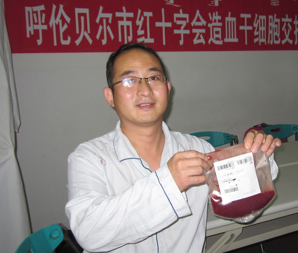 拿着刚采集的干细胞混悬液，范海利由衷地感触到了风险的欢乐